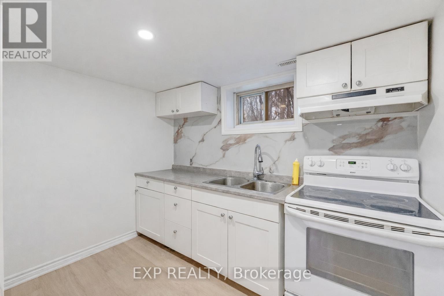 Detached at 16 AINSLIE AVENUE, Hamilton