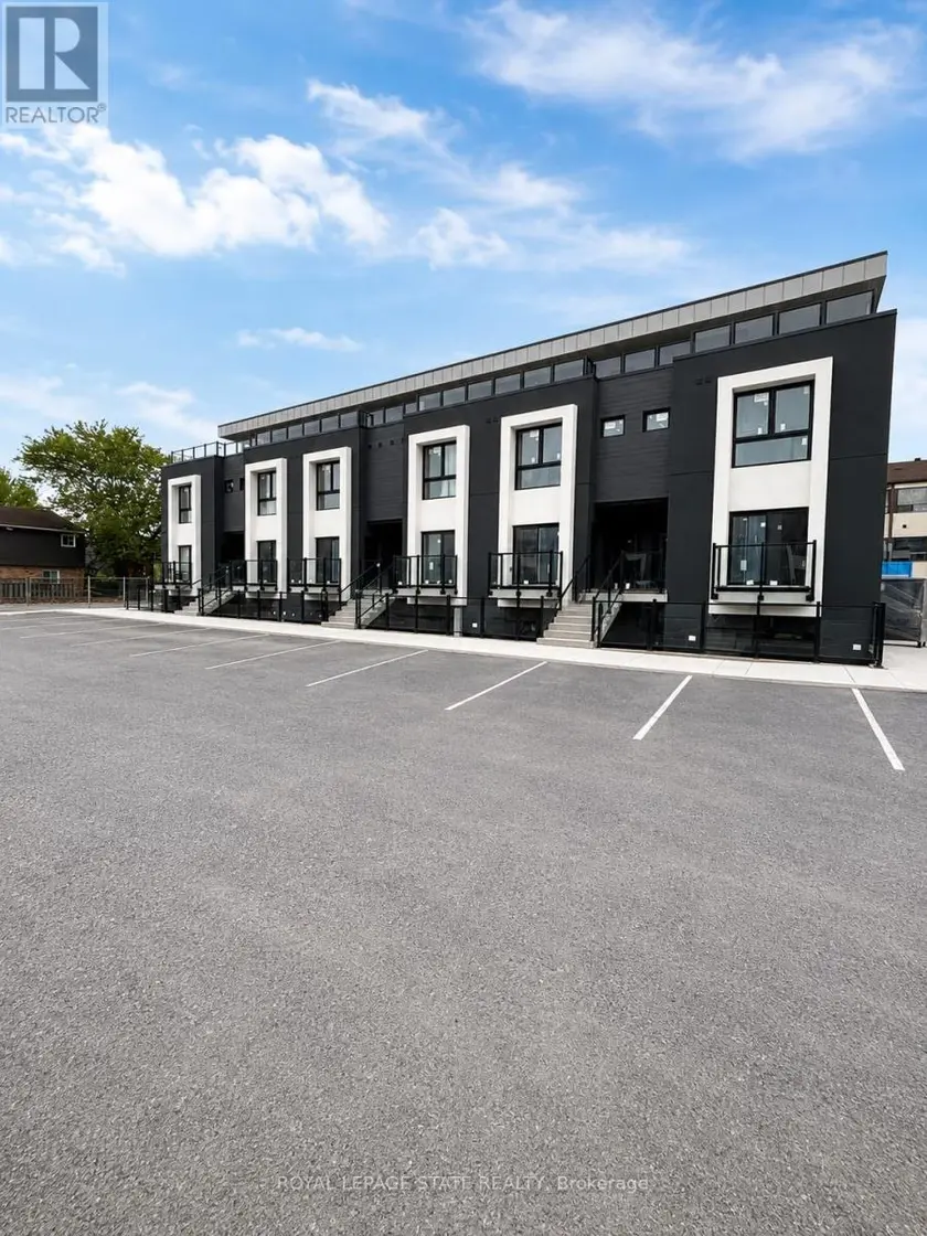 Townhouse at 120 - 6638 MCLEOD ROAD, Niagara Falls (Oldfield)
