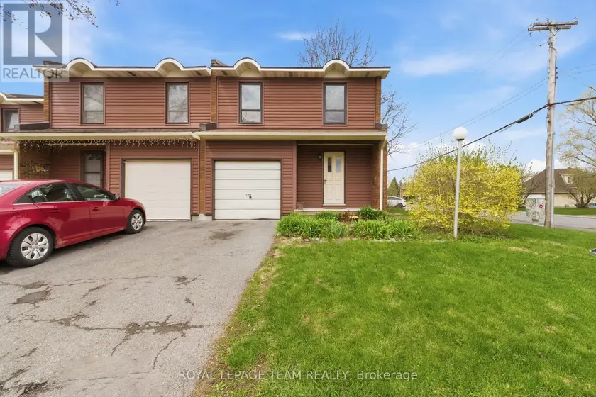 Townhouse at 66 - 4 ARNOLD DRIVE, Ottawa