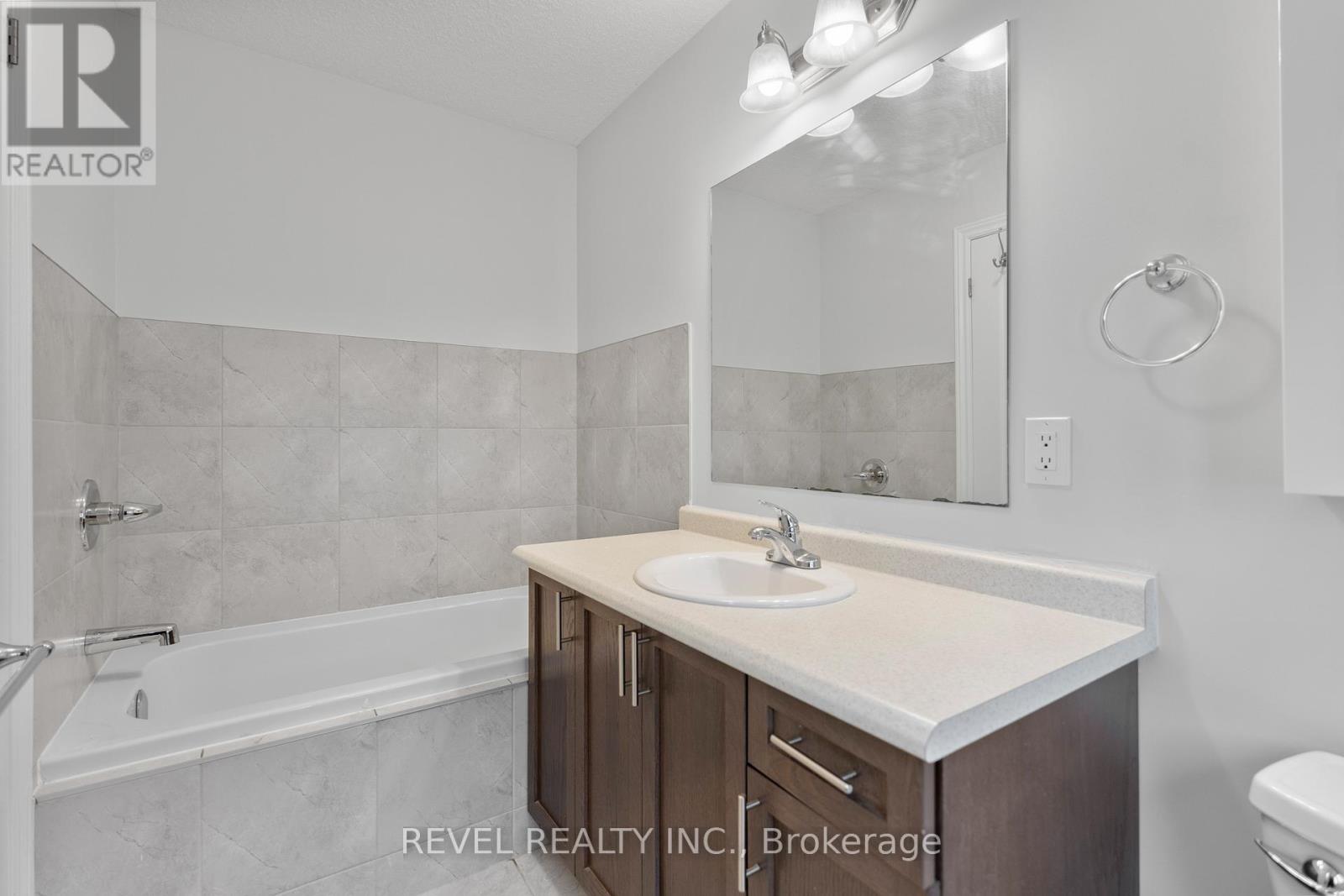 Townhouse at 35 SUNSET WAY, Thorold