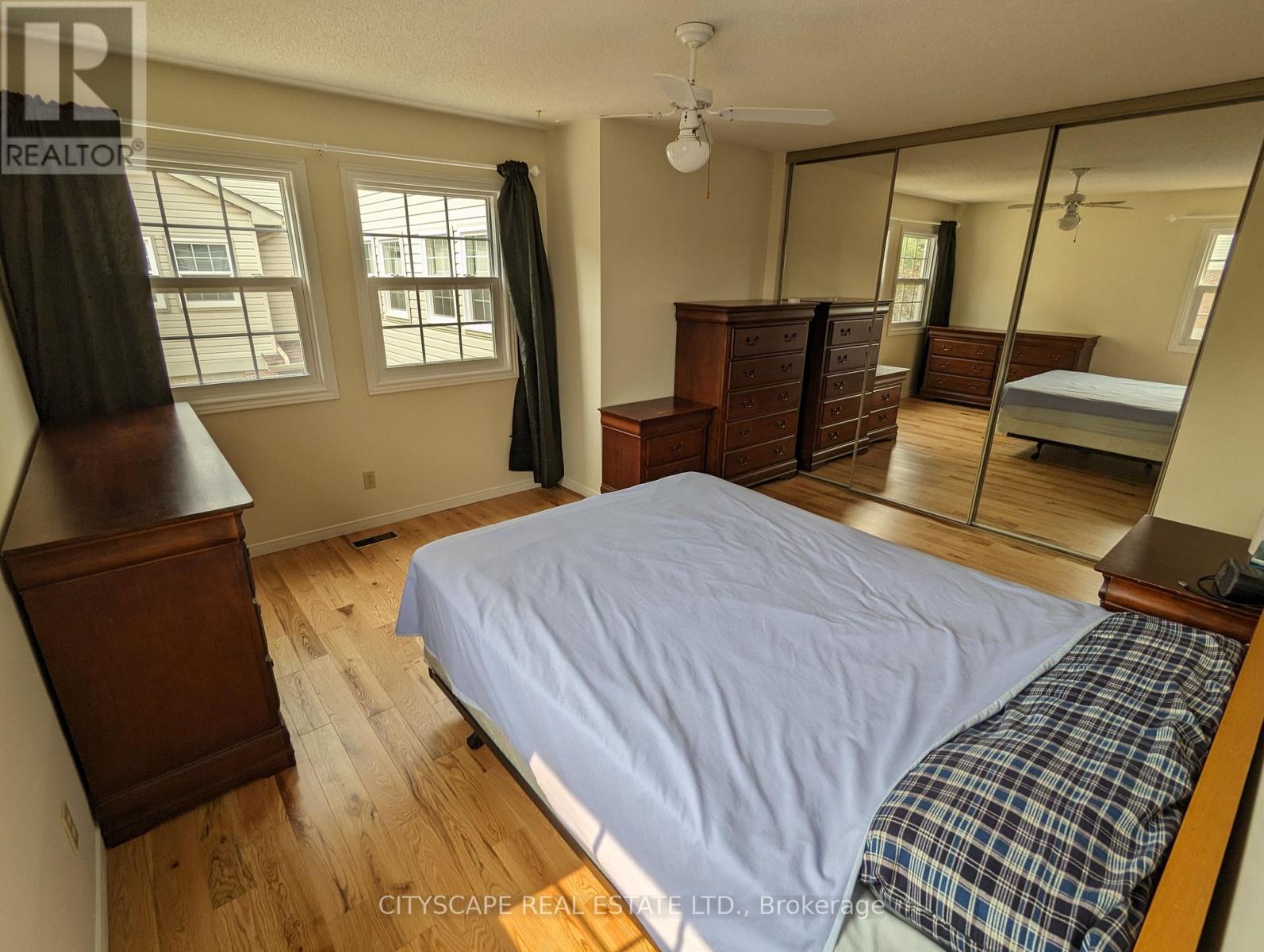 Townhouse at 17 - 250 KEATS WAY, Waterloo