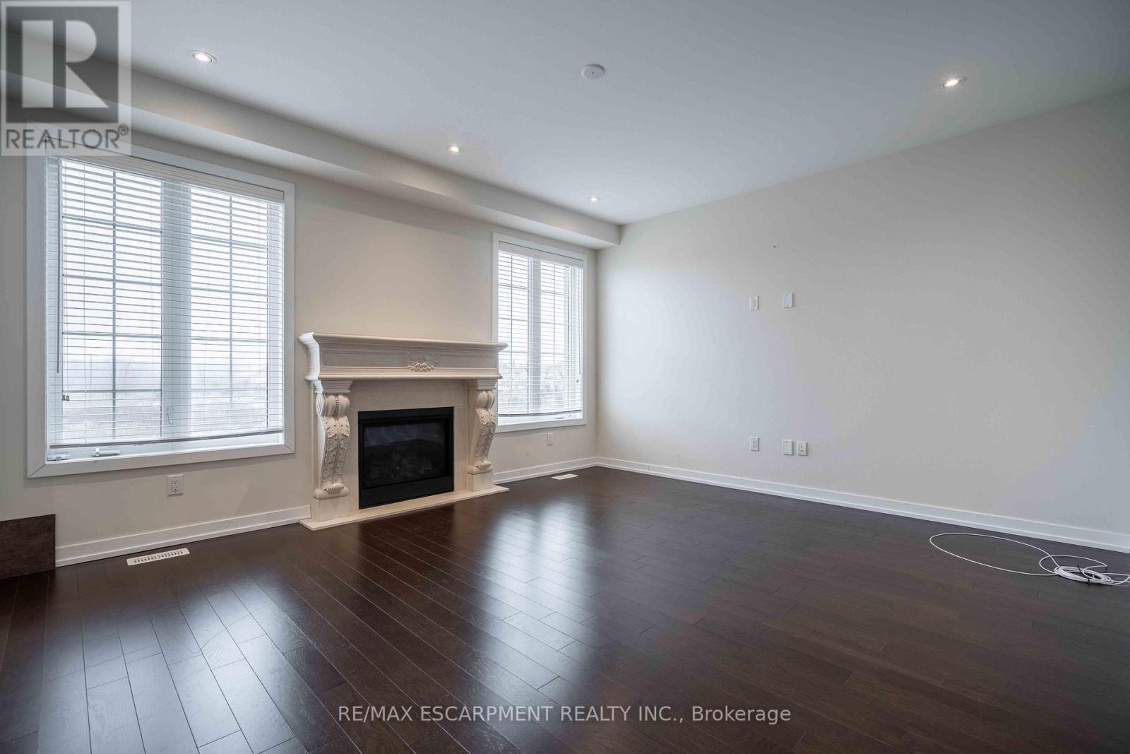 Detached at 92 LONGBOAT RUN W, Brantford