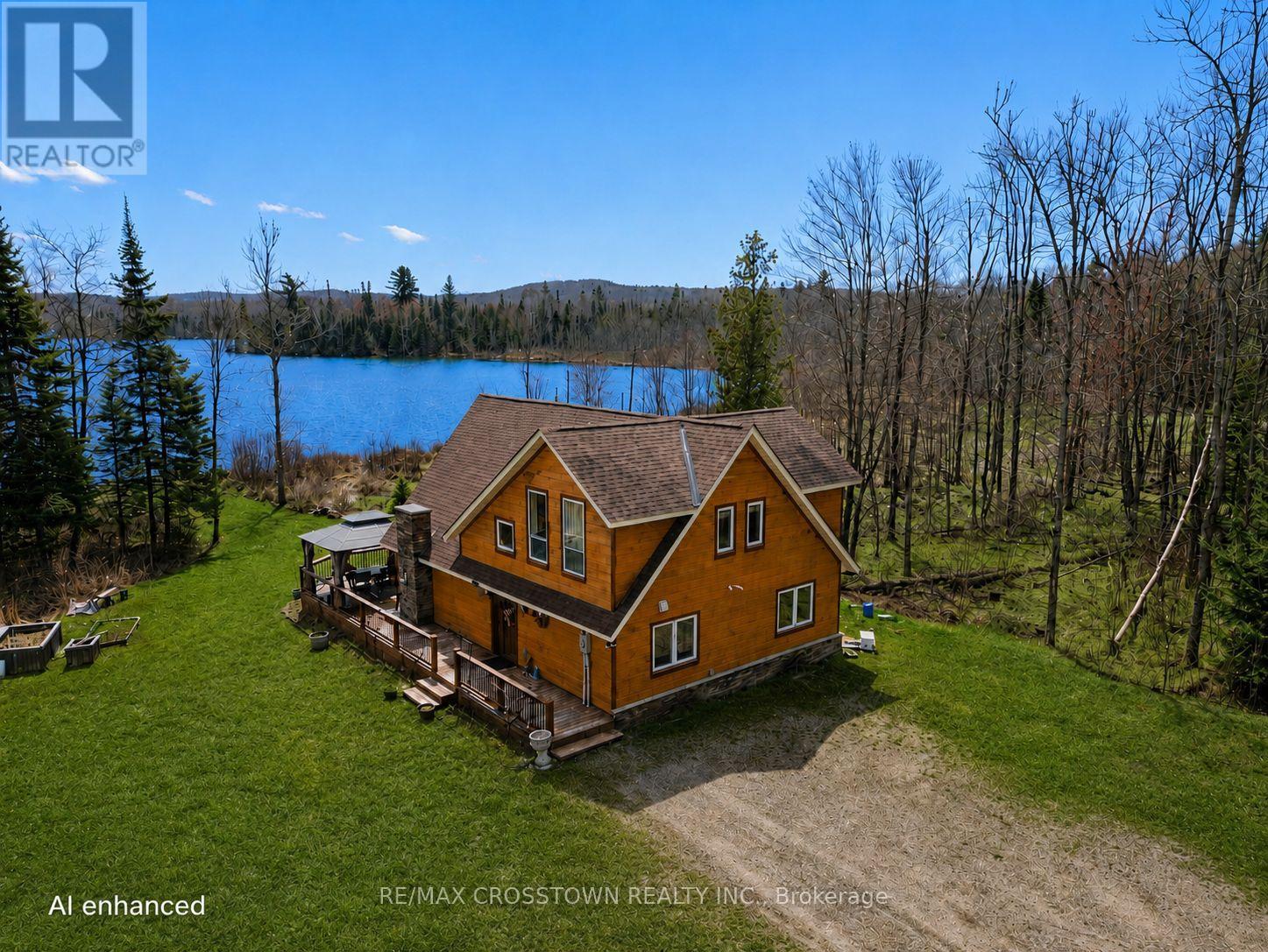 Detached at 1367 PICKEREL AND JACK LAKE ROAD, Burk's Falls