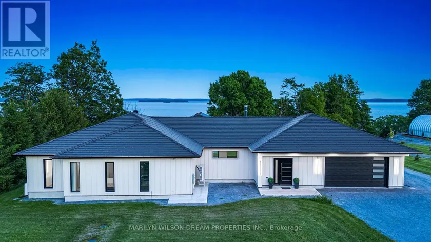 Detached at 2486 HOWE ISLAND DRIVE, Frontenac Islands