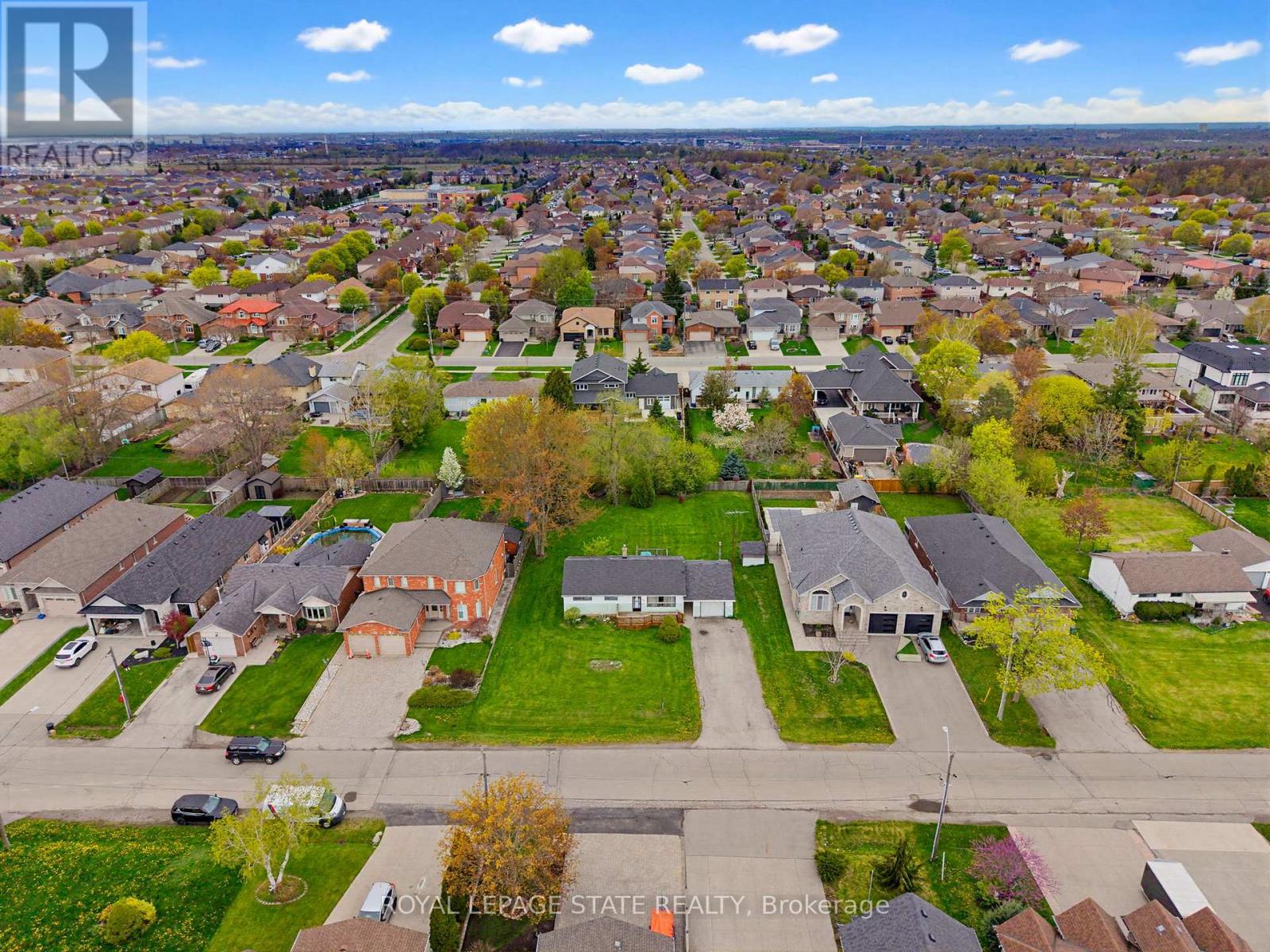 Multiplex at 29 LECKIE AVENUE, Hamilton (Stoney Creek Mountain)