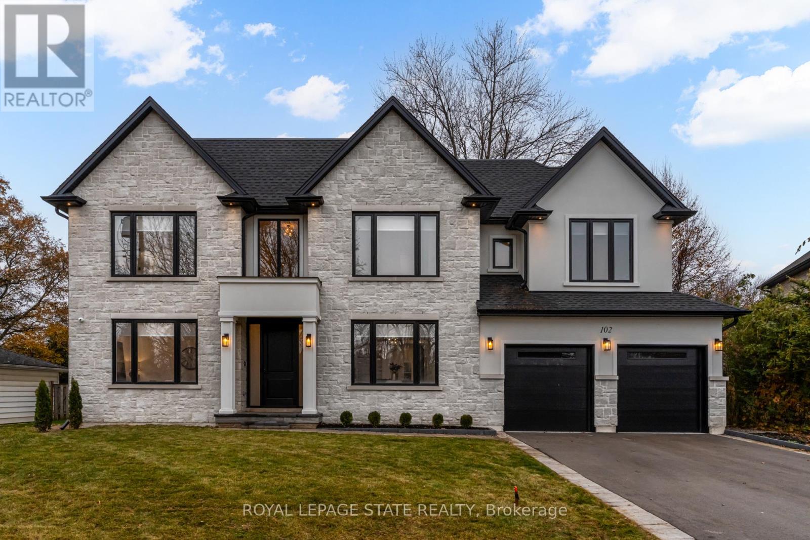 Detached at 102 CUMMING COURT, Hamilton (Ancaster)