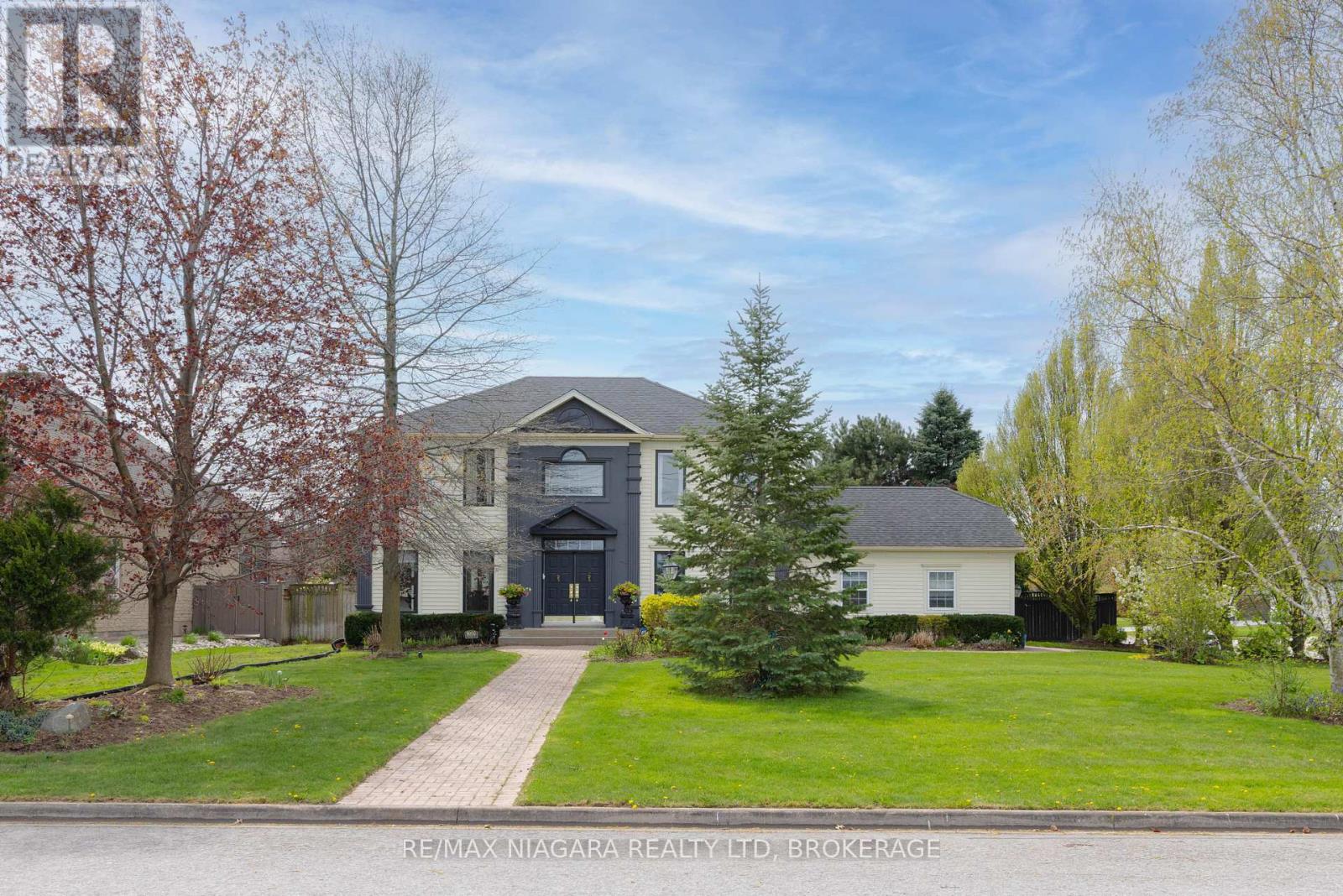 Detached at 8056 CATHEDRAL DRIVE, Niagara Falls (Mt. Carmel)