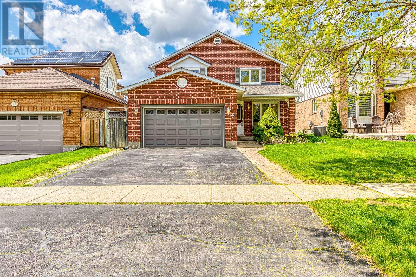 Detached at 43 NISKA DRIVE, Hamilton (Waterdown)