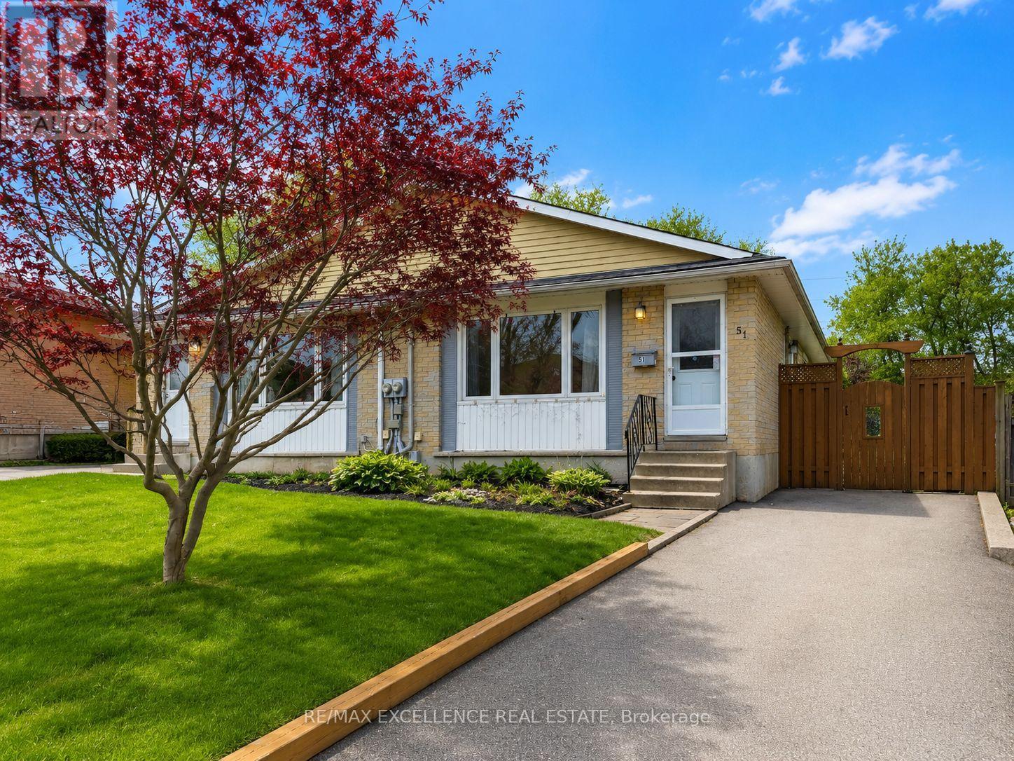 Semi-Detached/Link at 51 WOODLAWN AVENUE, Brantford