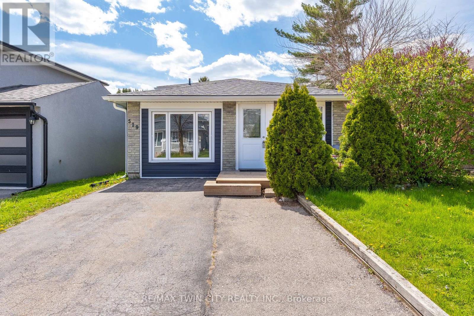 Detached at 519 PINETREE CRESCENT, Cambridge
