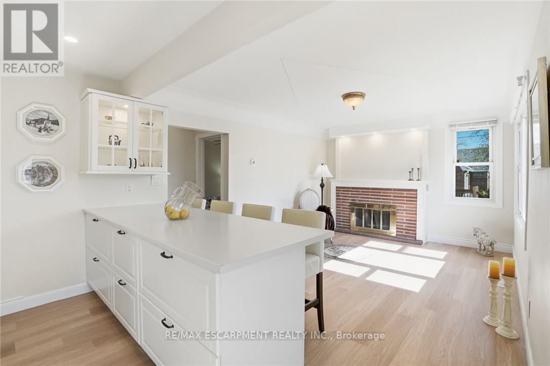 Detached at 894 GARTH STREET, Hamilton (Westcliffe)