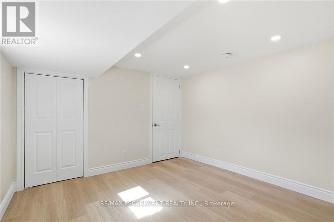 Detached at 894 GARTH STREET, Hamilton