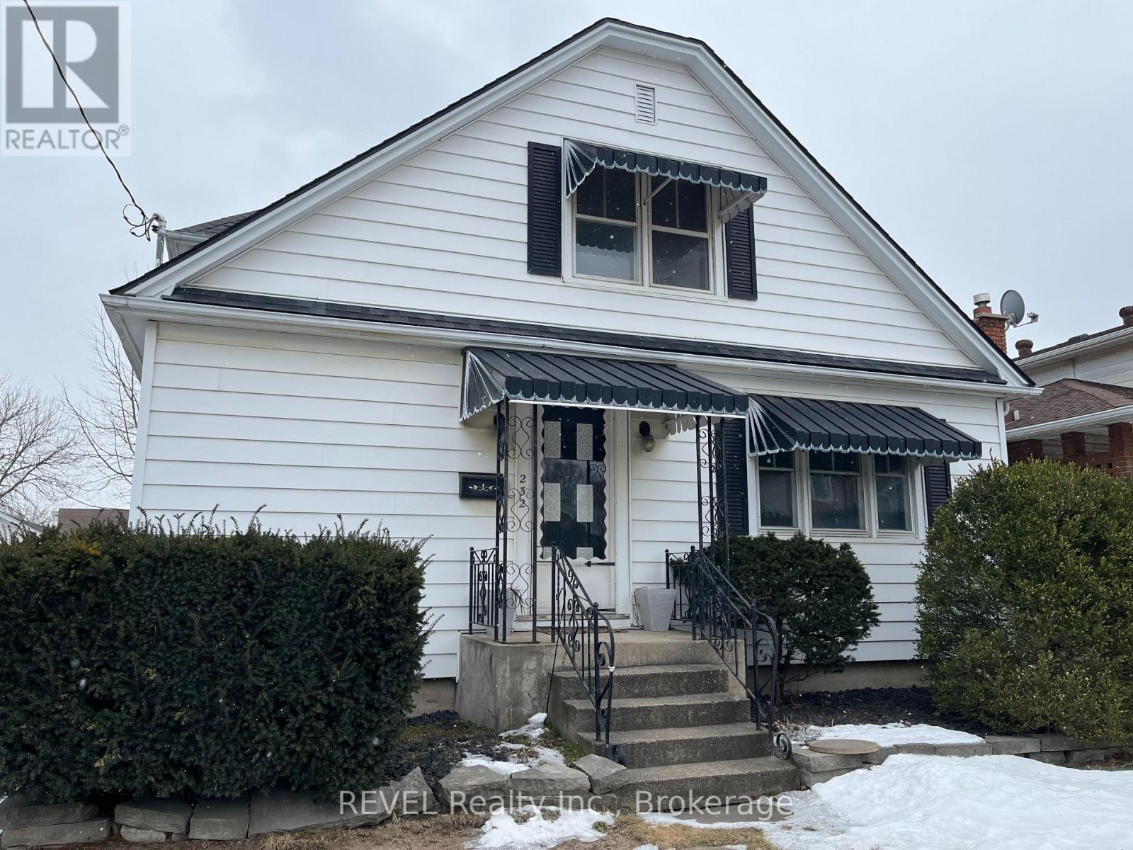Multiplex at 232 VINE STREET, St. Catharines (Facer)