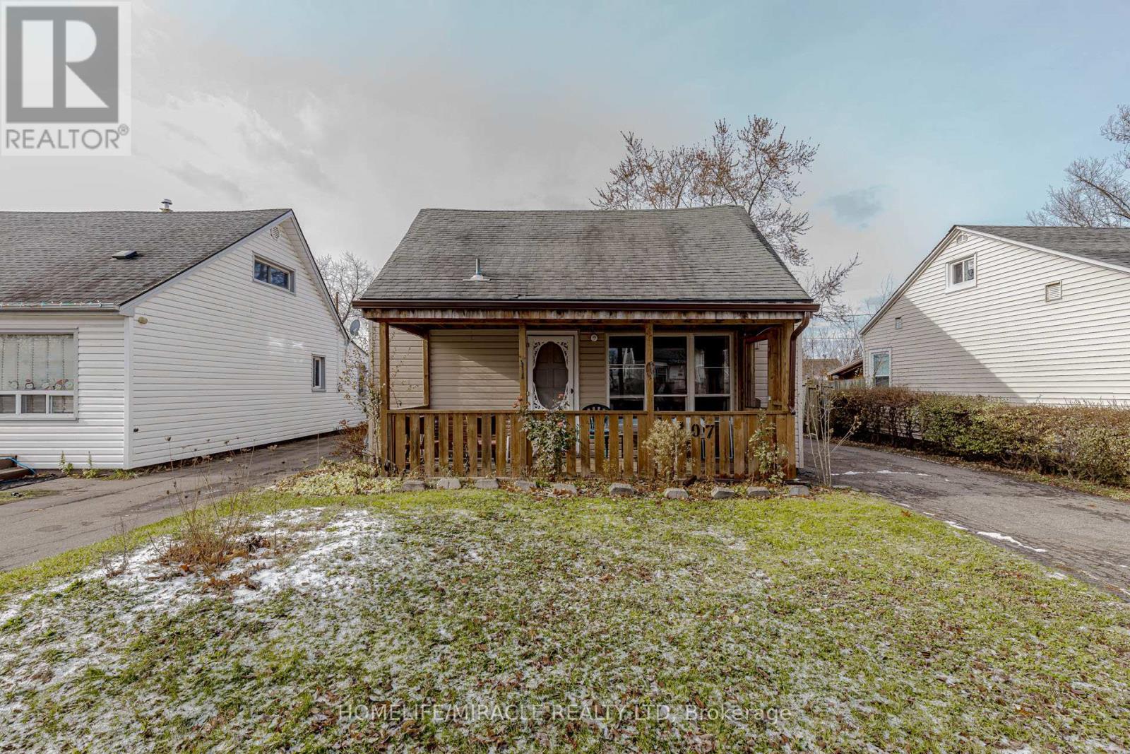 Detached at 107 DOVER ROAD, Welland (Lincoln/Crowland)