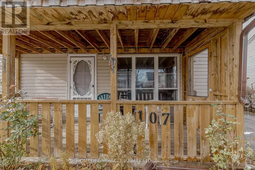 Detached at 107 DOVER ROAD, Welland