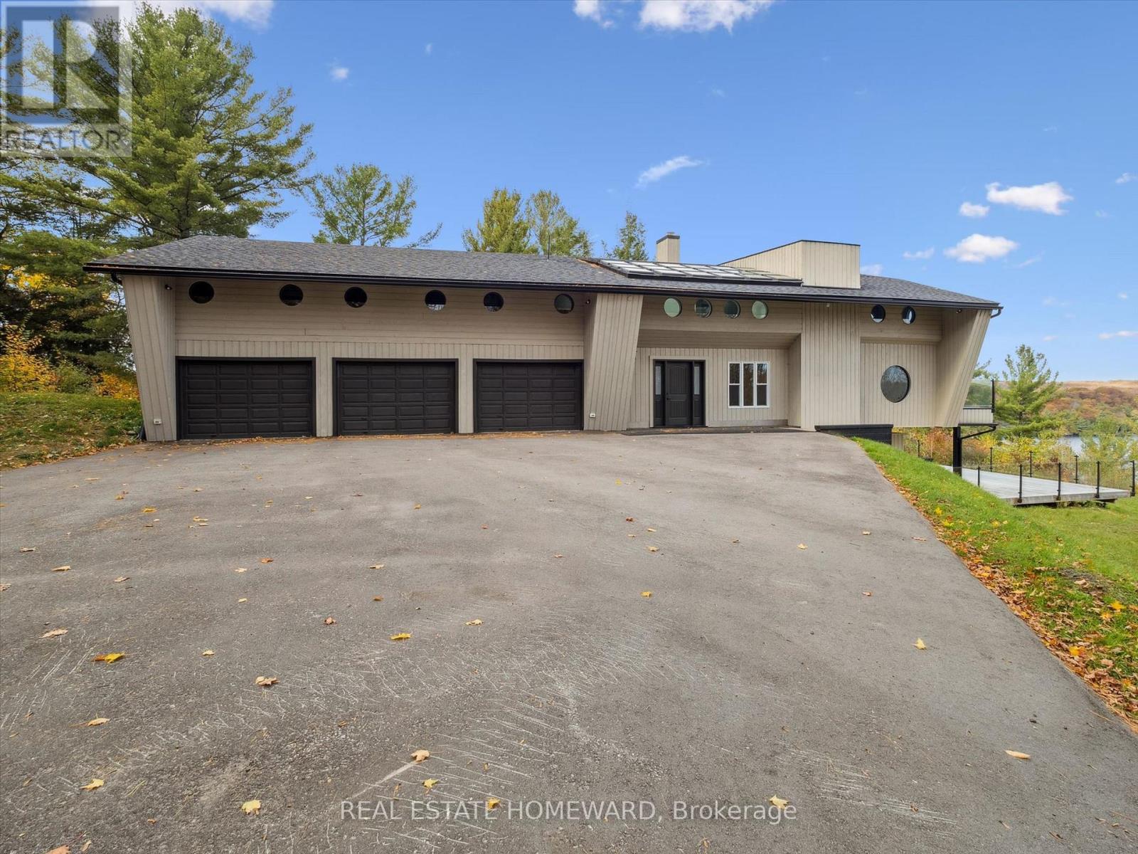 Detached at 1085 AUSTIN LANE, Lake of Bays