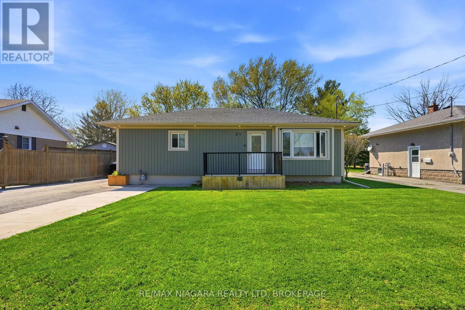 Detached at 21 VERNE AVENUE, Welland (Broadway)