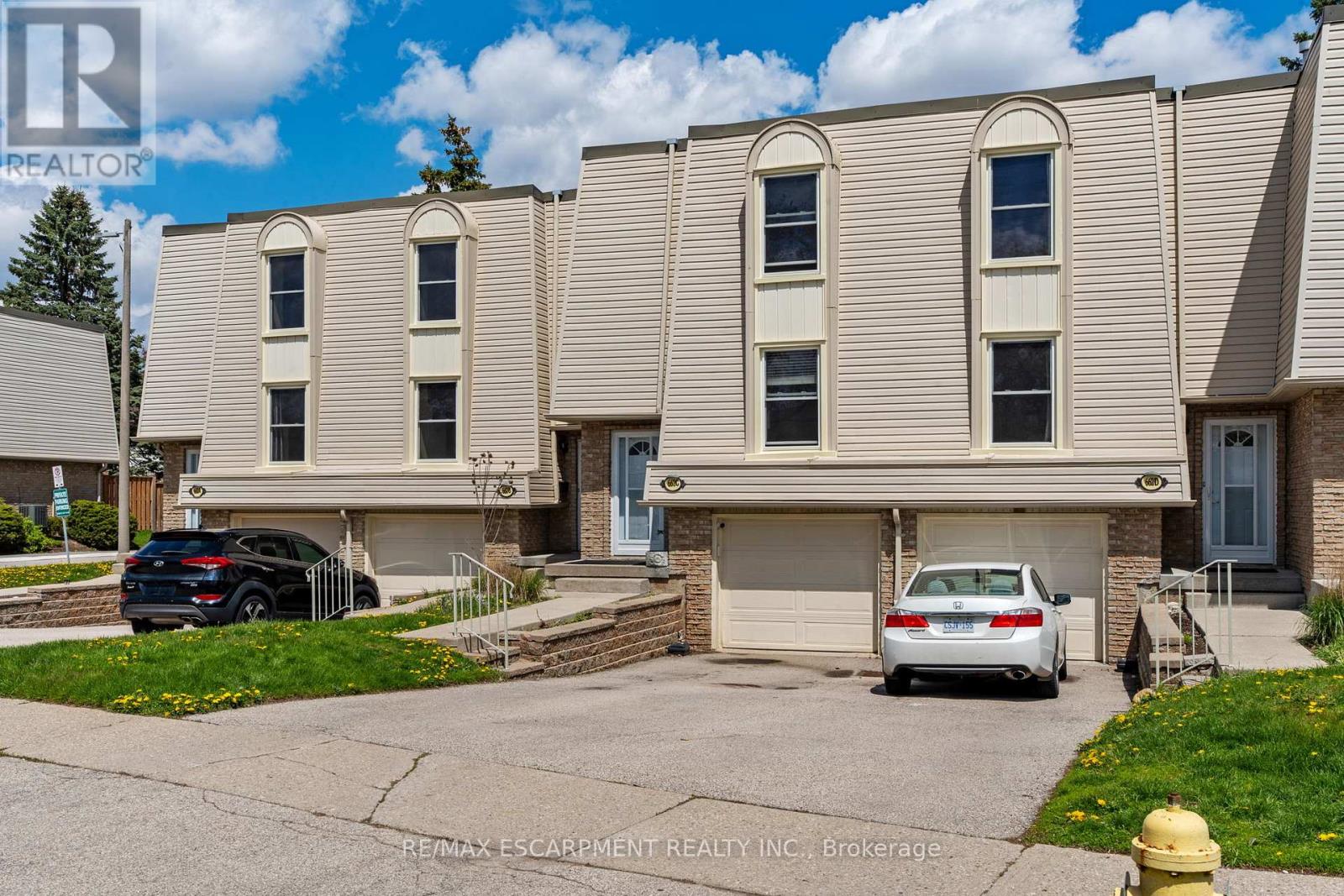 Townhouse at C - 662 GREY STREET, Brantford