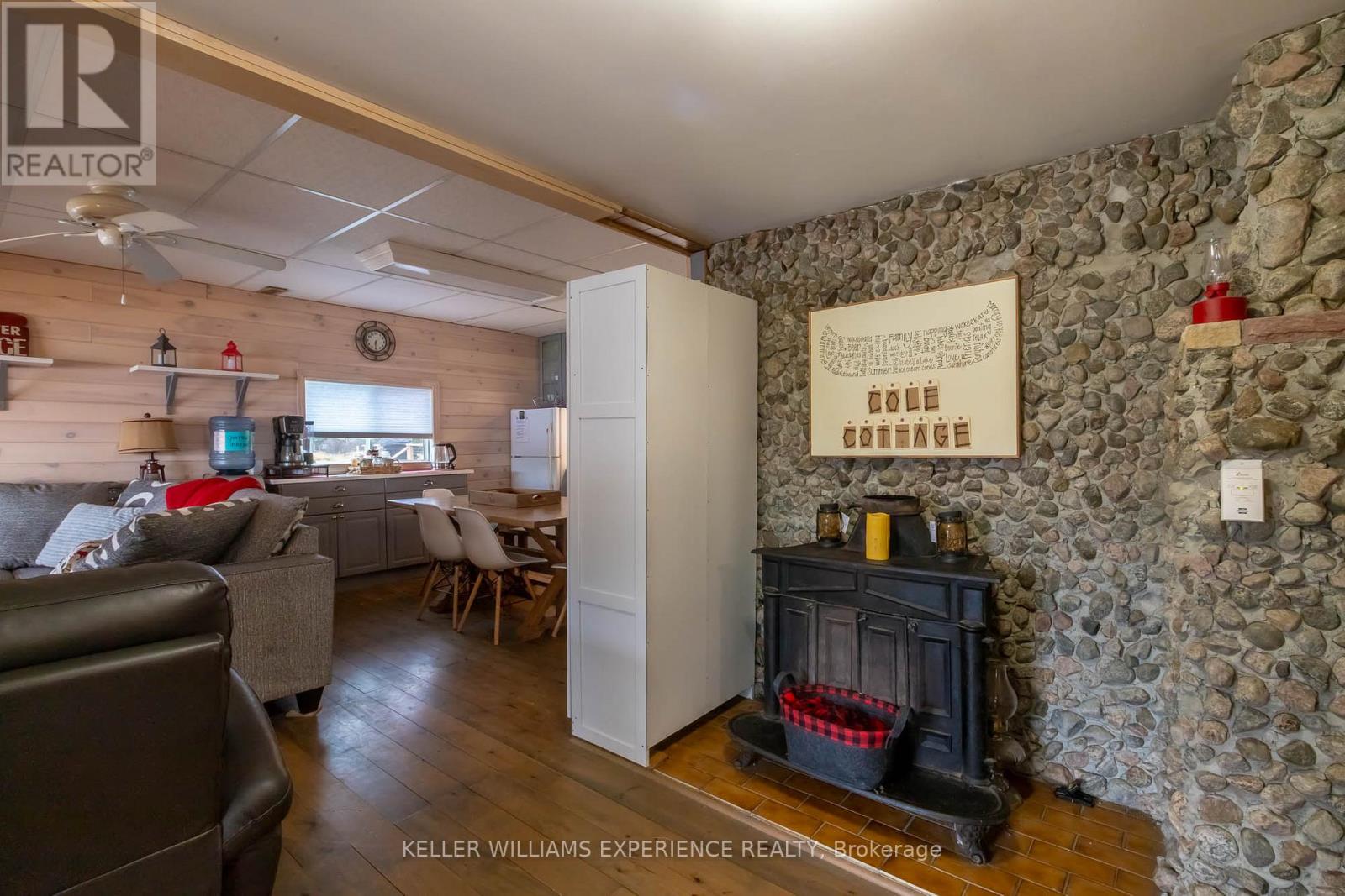 Detached at 477 C STAR LAKE ROAD, Seguin