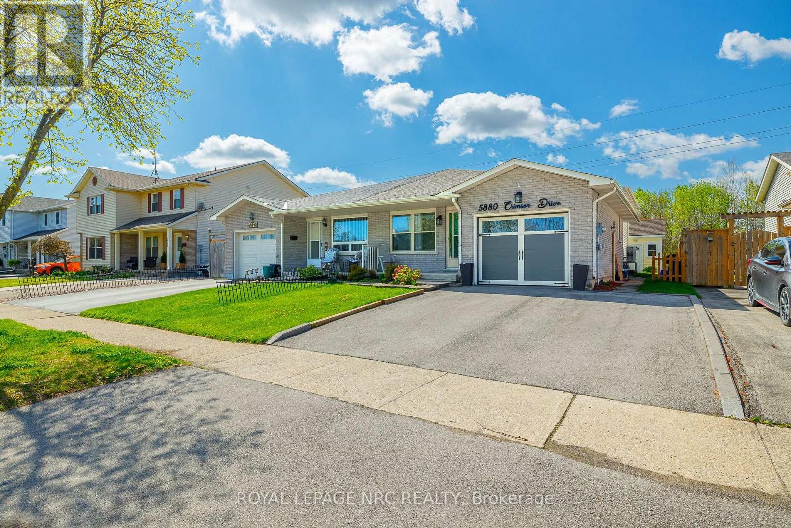 Semi-Detached/Link at 5880 CRIMSON DRIVE, Niagara Falls (Oldfield)
