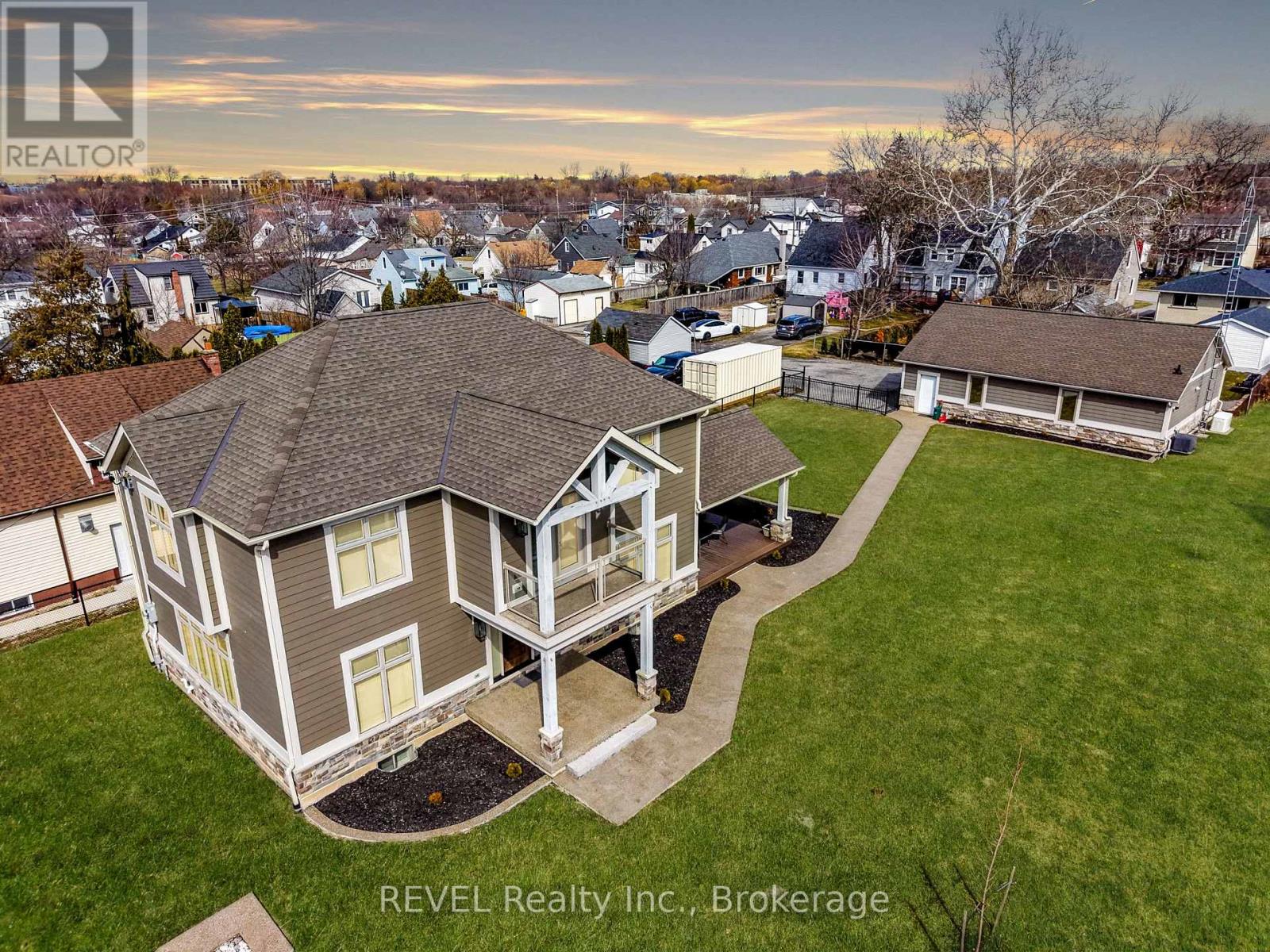 Detached at 190 OAKDALE AVENUE, St. Catharines (Oakdale)