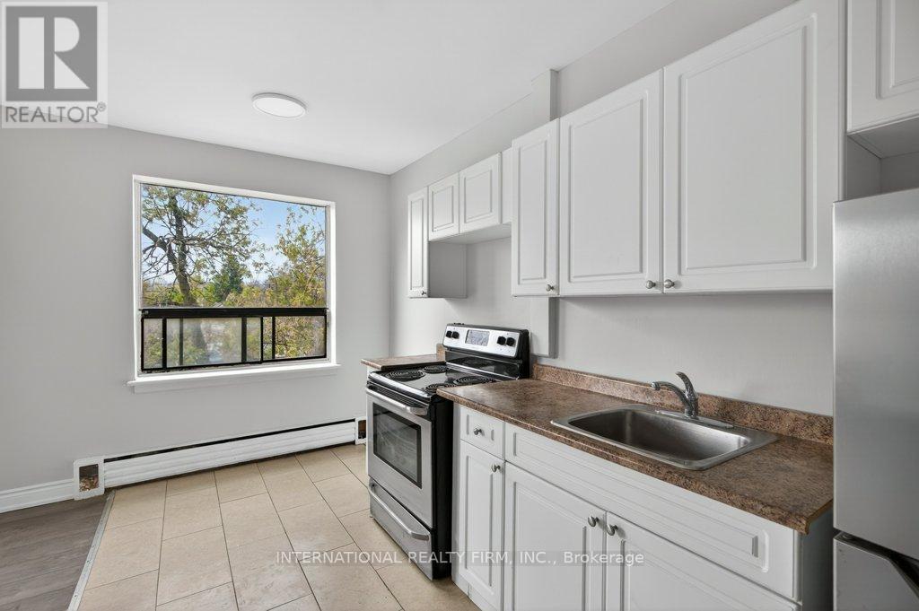 Multiplex at 302 - 295 MELVIN AVENUE, Hamilton