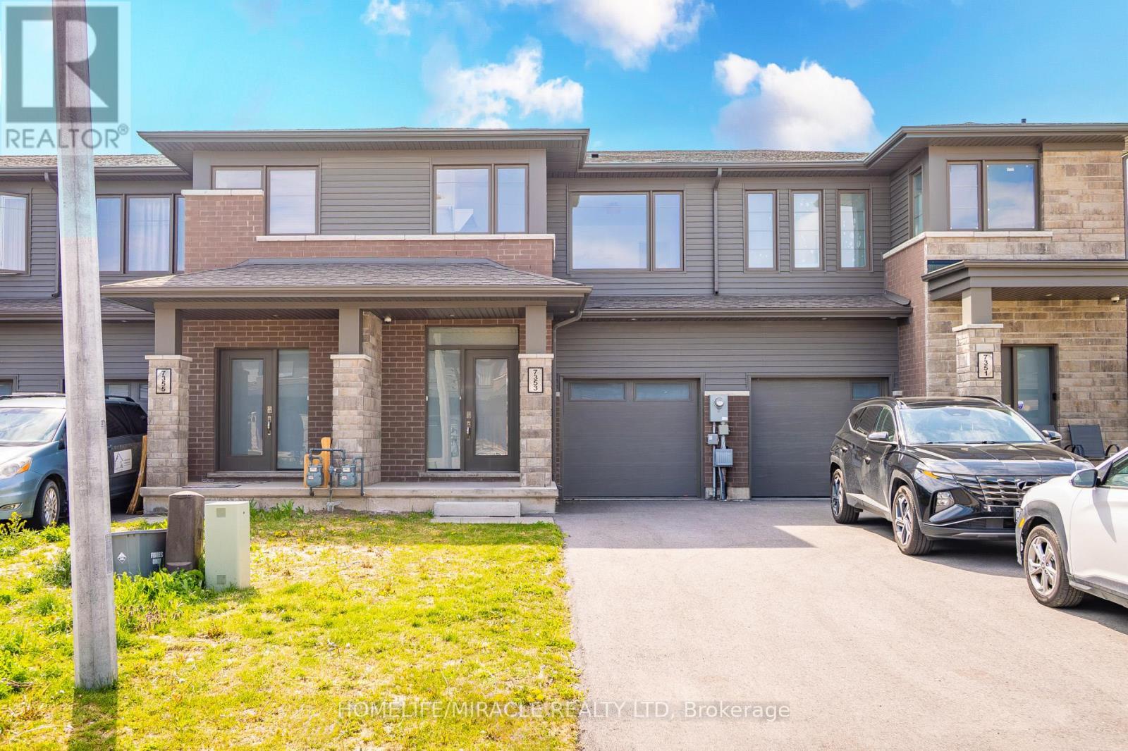 Townhouse at 7353 MARVEL DRIVE, Niagara Falls (Brown)
