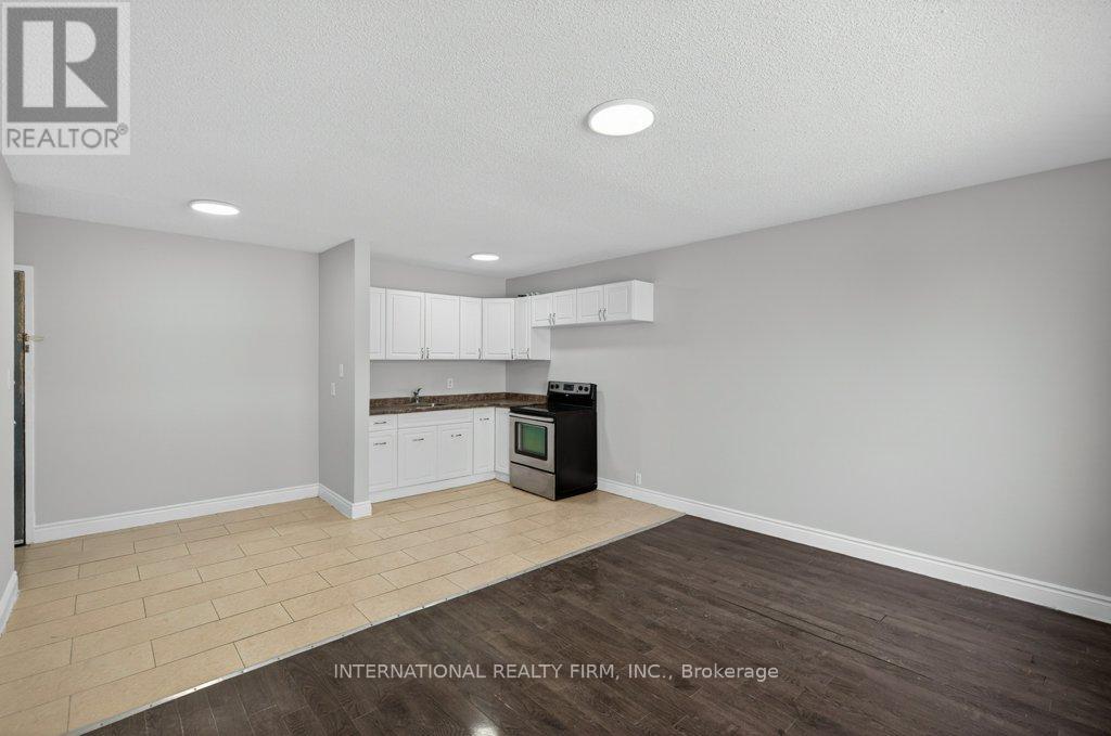 Multiplex at 303 - 295 MELVIN AVENUE, Hamilton (McQuesten)