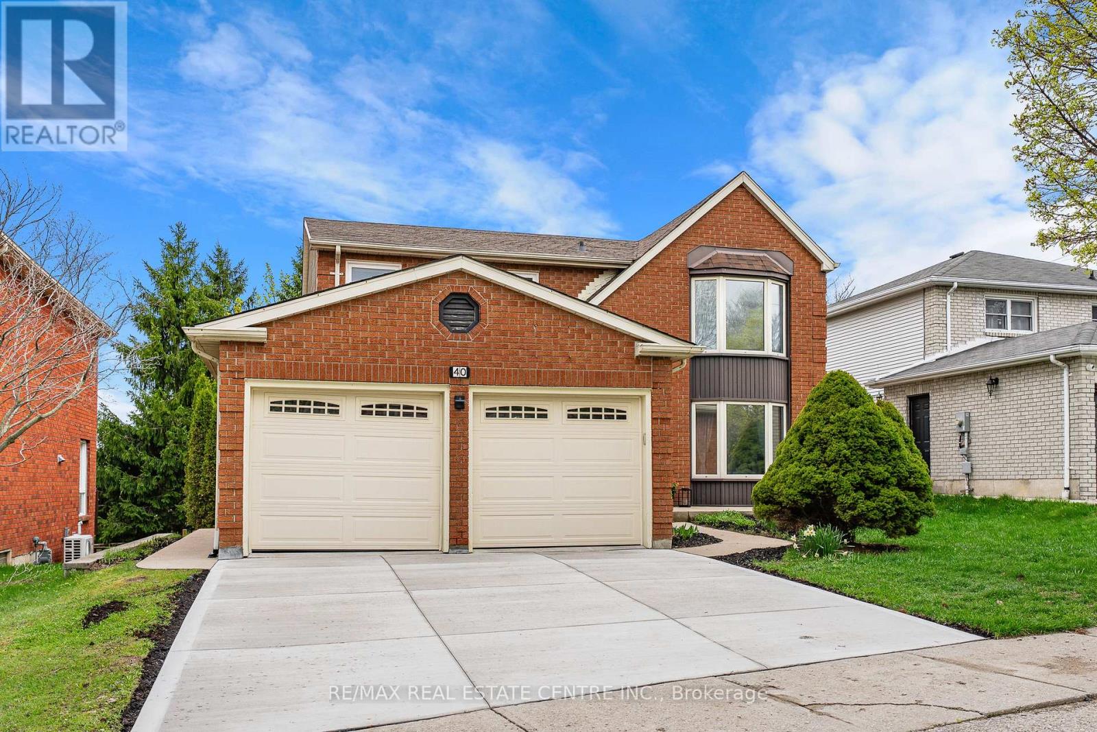 Detached at 40 OLD MAPLE LANE, Kitchener