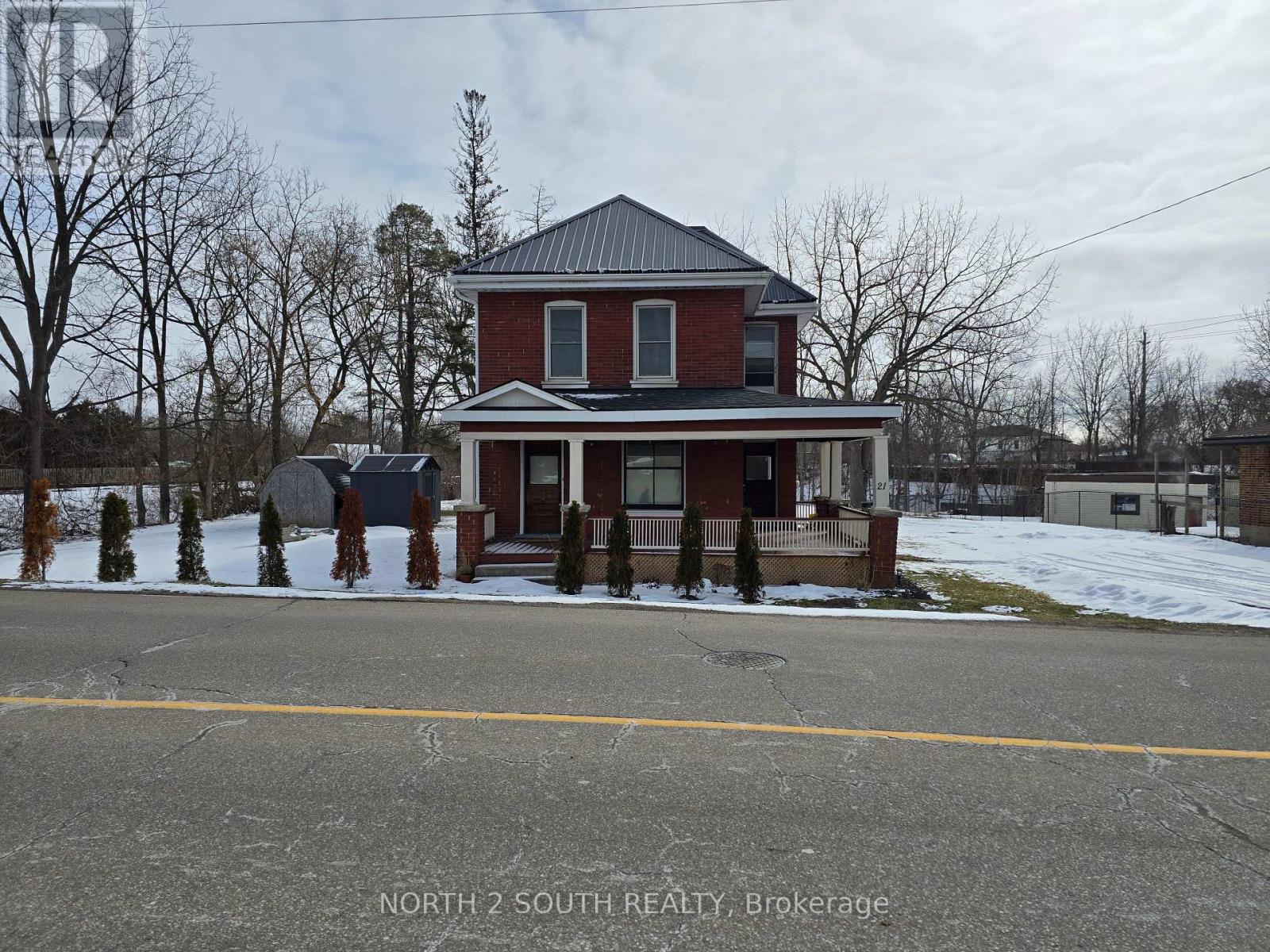 Detached at 21 JOHNSON ROAD, Brantford