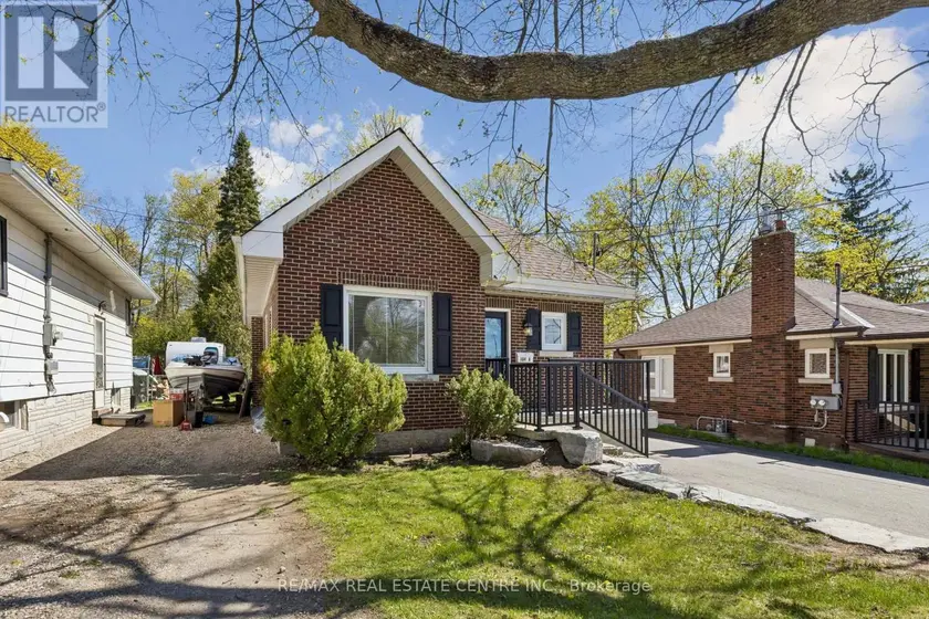 Detached at 194 SILVERCREEK PARKWAY S, Guelph