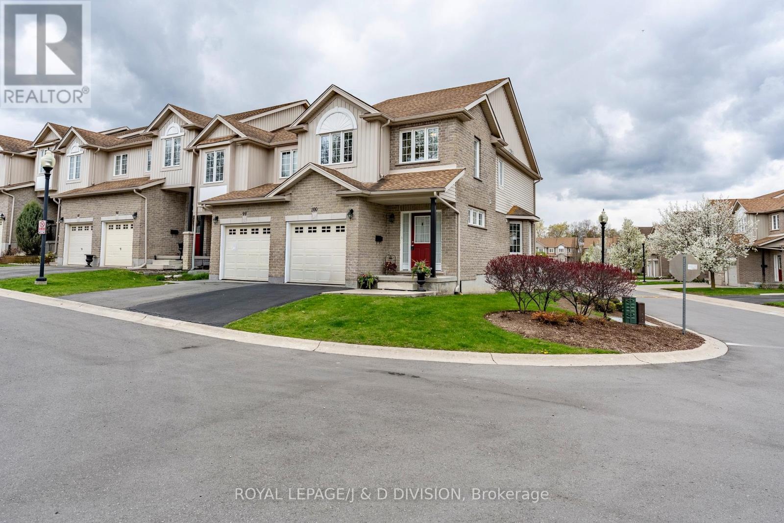 Townhouse at 100 - 105 PINNACLE DRIVE, Kitchener