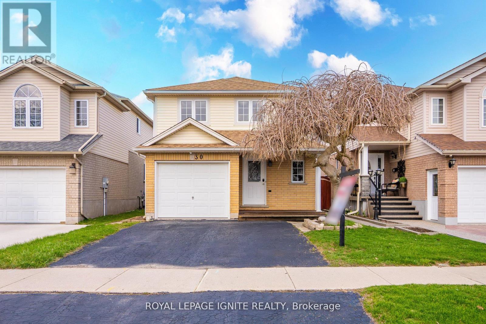 Detached at 30 BRIDLEWREATH STREET, Kitchener
