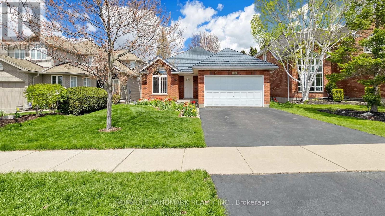 Detached at 45 PHEASANT RUN DRIVE, Guelph (Kortright Hills)