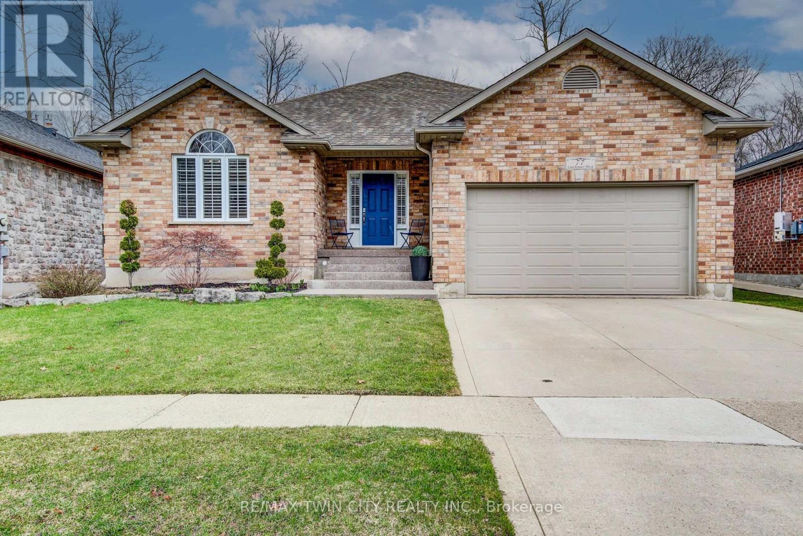 Detached at 77 LASCHINGER BOULEVARD, Wilmot
