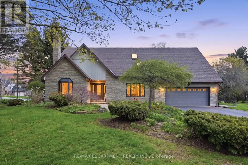 Detached at 6 VANSTRAALEN STREET, Hamilton