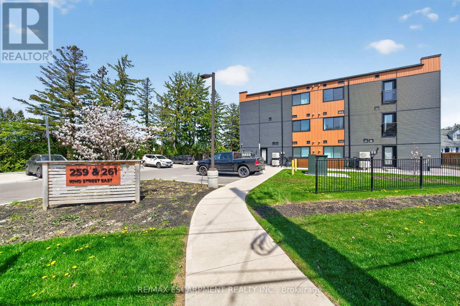 Apartment at 0B - 259 KING STREET E, Hamilton (Beasley)