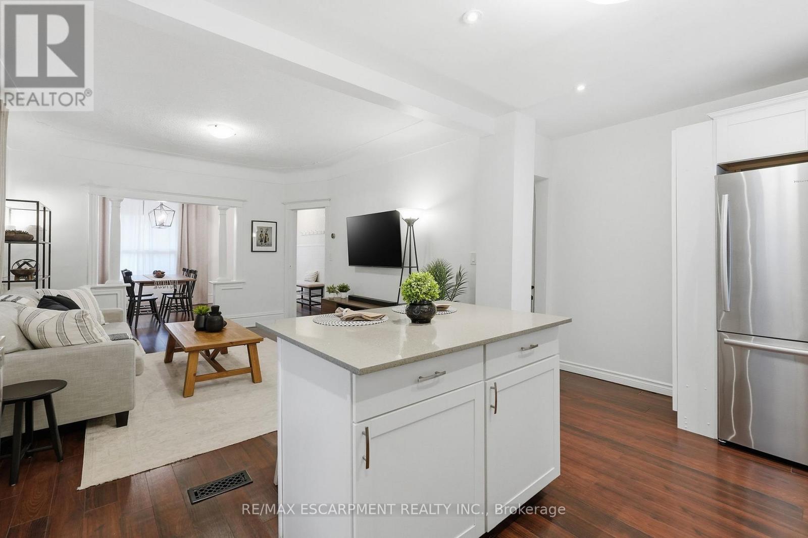 Detached at 44 WHITFIELD AVENUE, Hamilton
