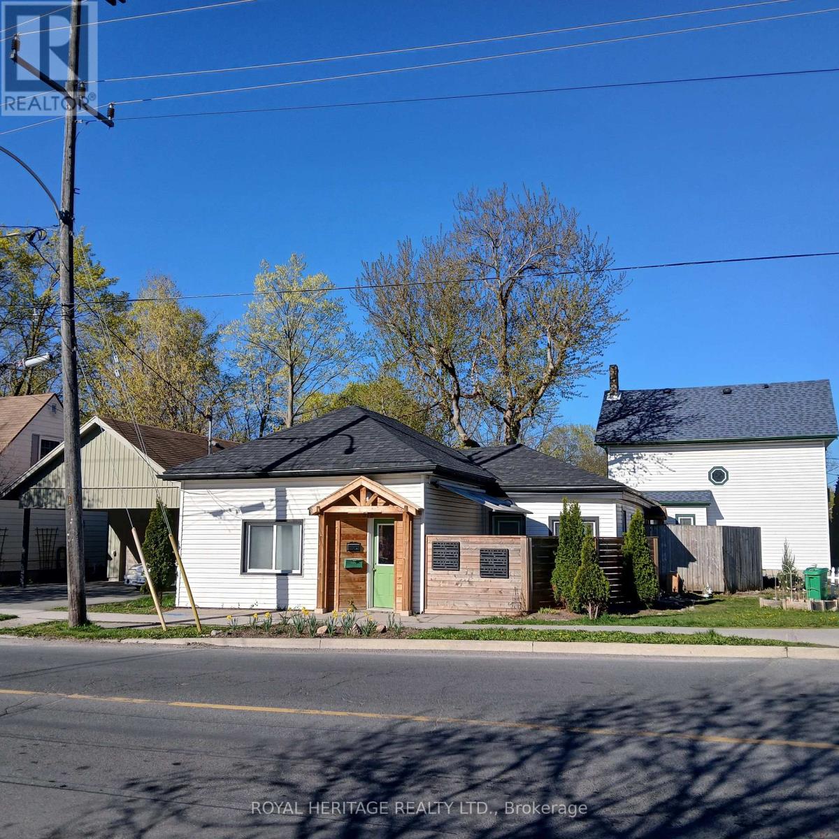 Multiplex at 515 PARK STREET N, Peterborough (Town Ward 3)
