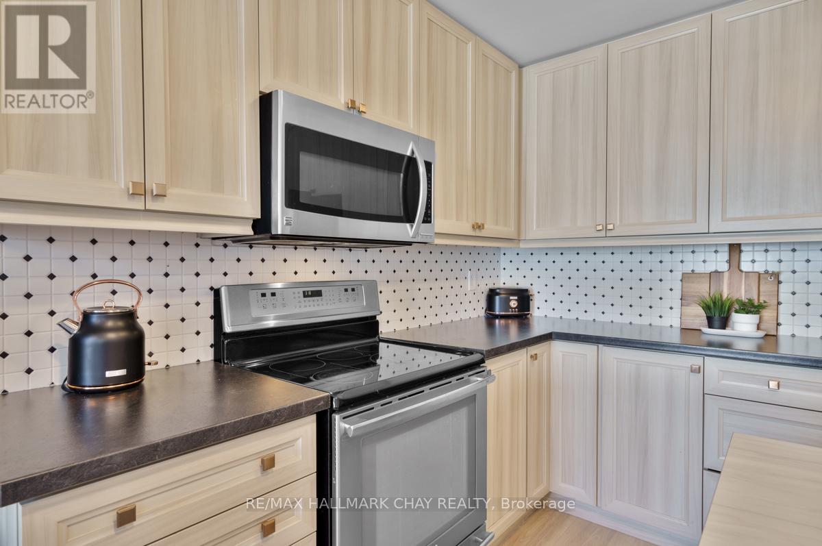 Apartment at 6 CARNOUSTIE LANE, Georgian Bay
