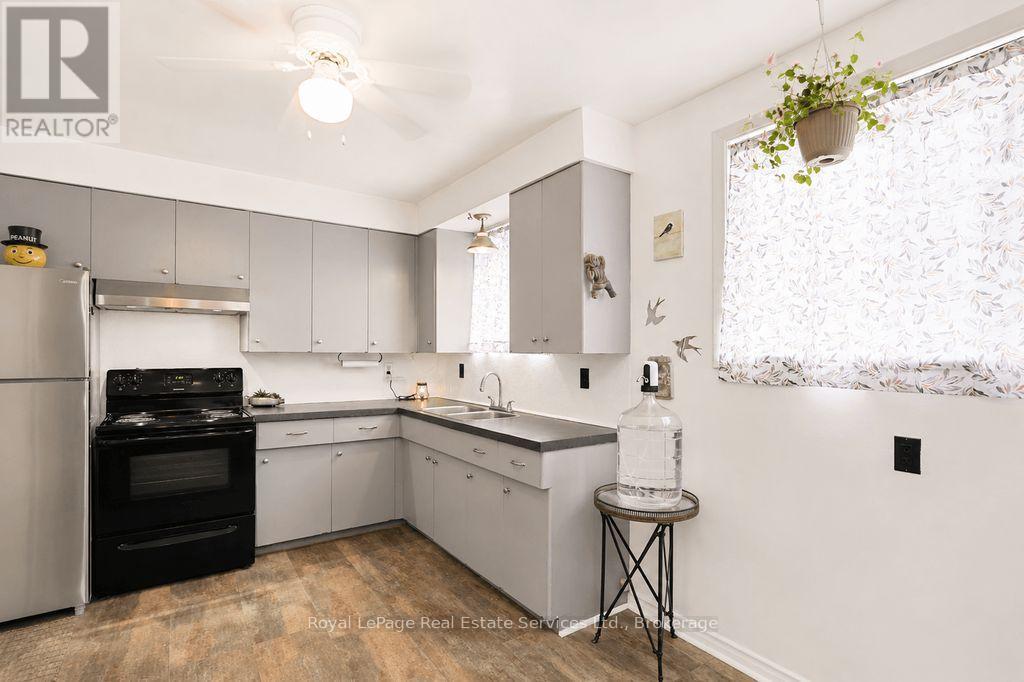 Detached at 334 TRAGINA AVENUE N, Hamilton