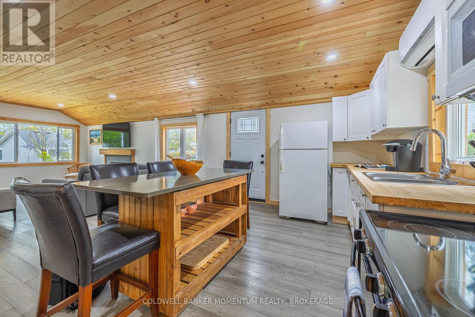 Detached at 12221 LAKESHORE ROAD, Wainfleet