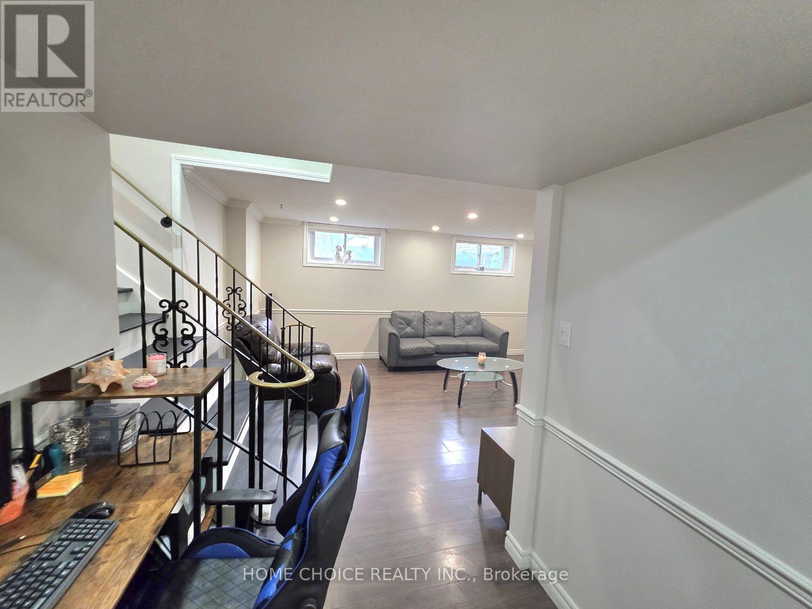 Detached at 130 CHAMPLAIN CRESCENT, Kitchener