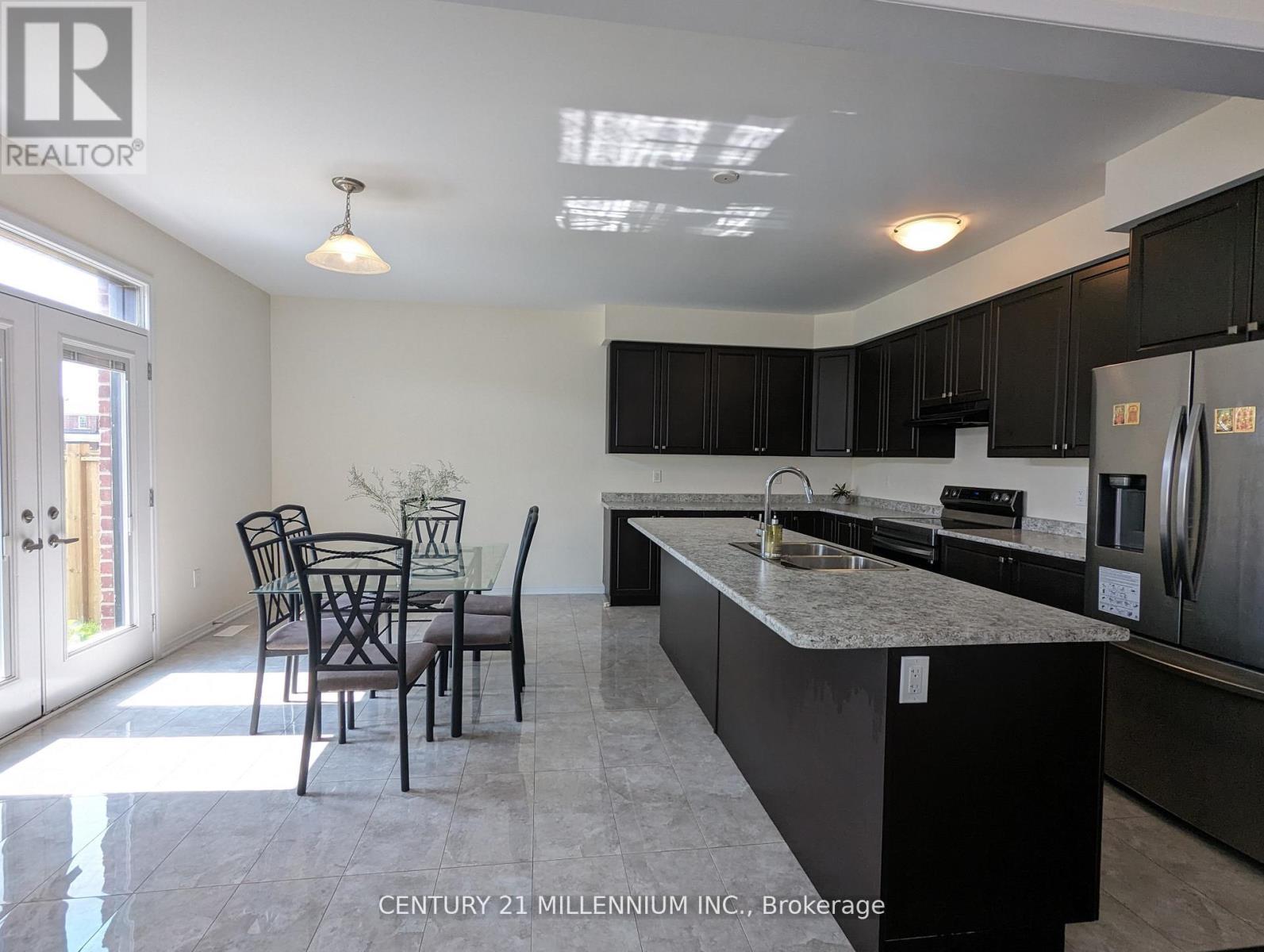Detached at 194 WOOLWICH STREET S, Woolwich