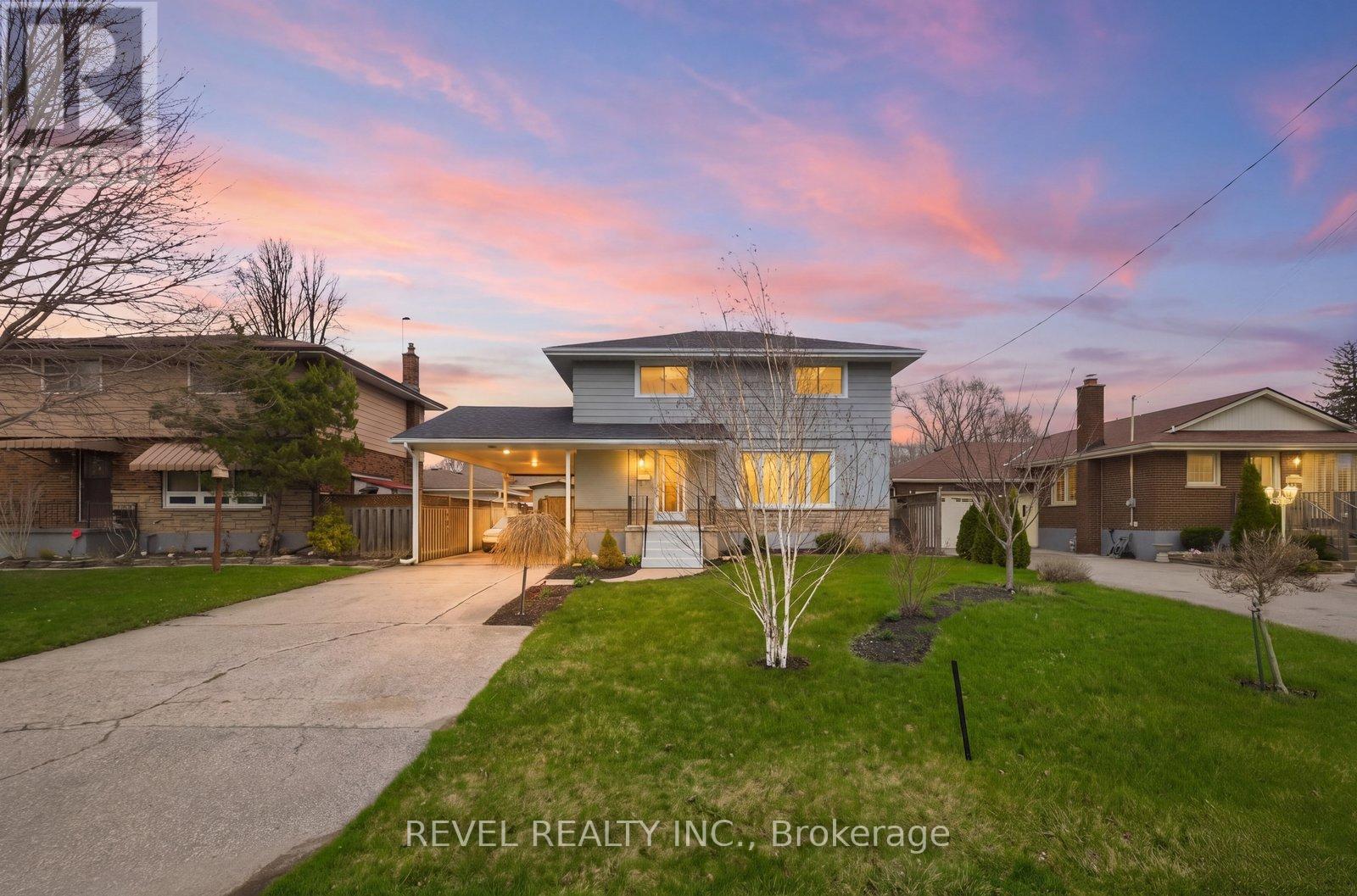 Detached at 22 PARIS ROAD, Brantford