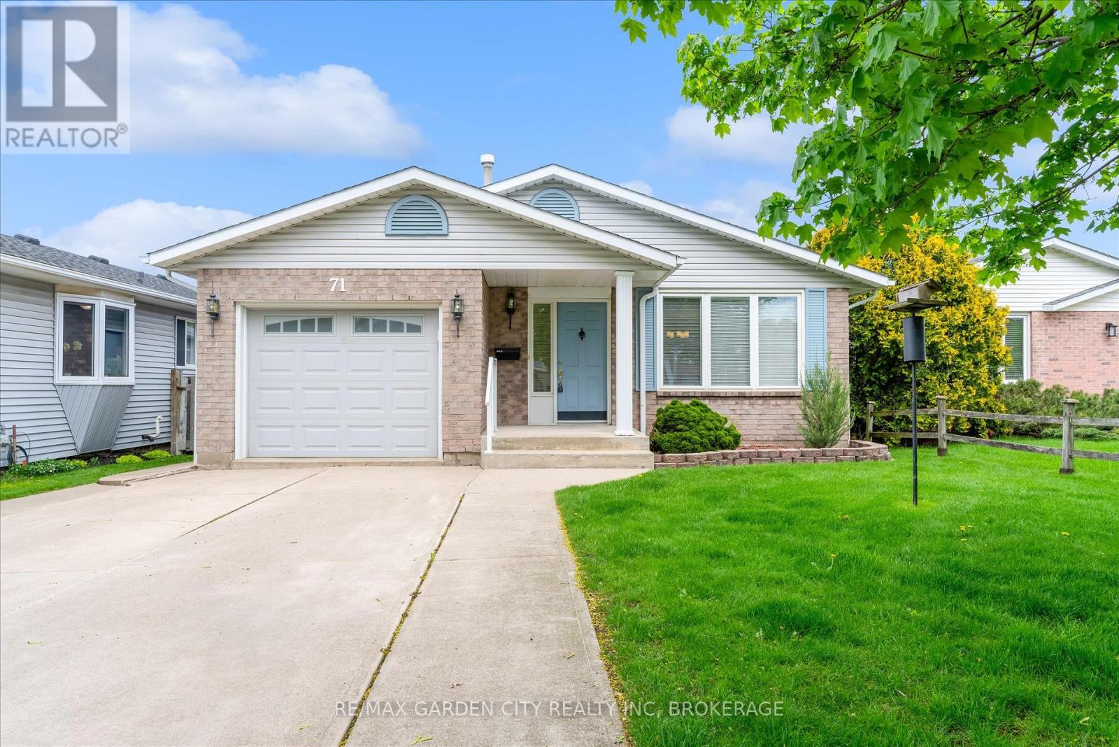 Detached at 71 HAZEL STREET, St. Catharines (Burleigh Hill)