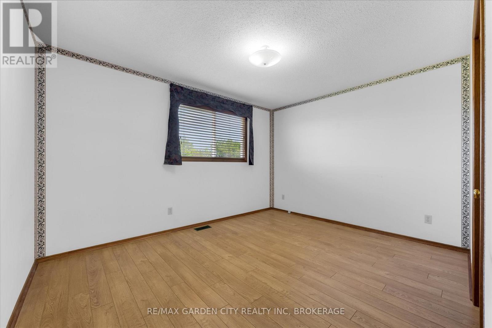 Detached at 71 HAZEL STREET, St. Catharines