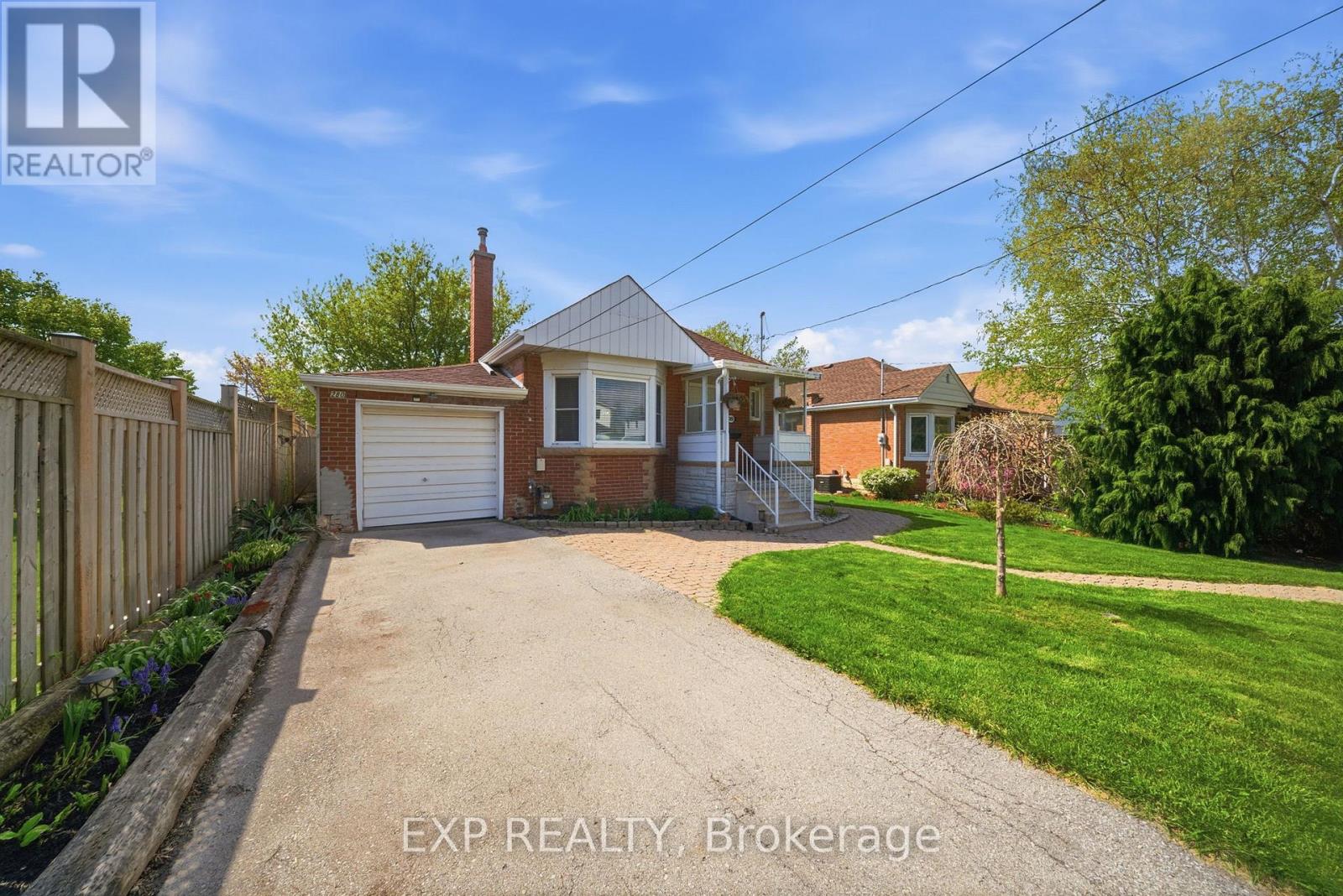Detached at 280 EAST 11TH STREET, Hamilton (Inch Park)