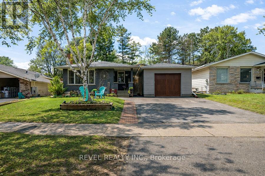 Detached at 102 CENTURY HILL DRIVE, Kitchener