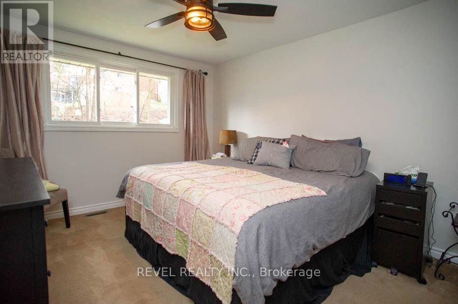 Detached at 102 CENTURY HILL DRIVE, Kitchener